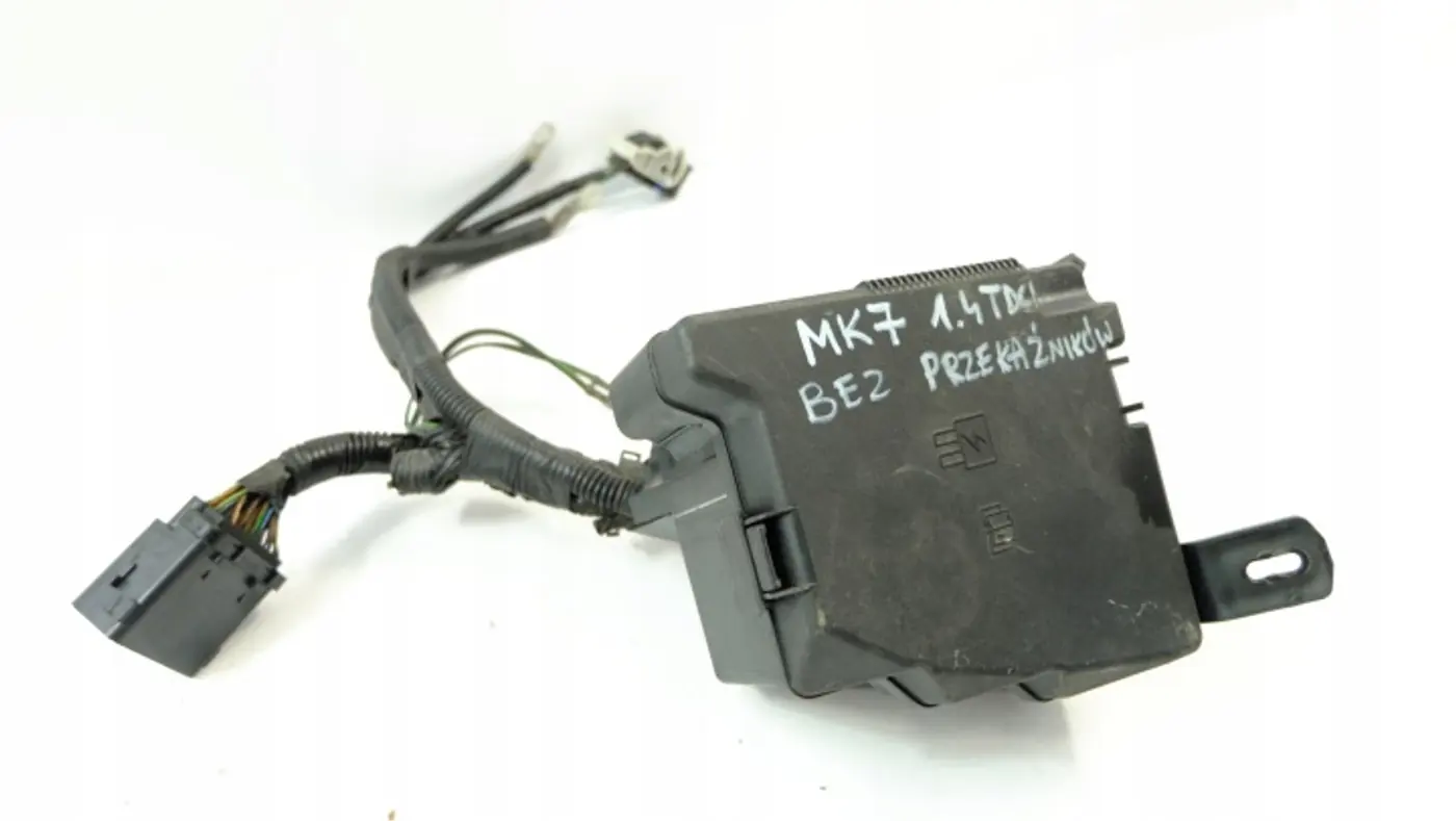 Блок предохранителей к Ford Fiesta 2001