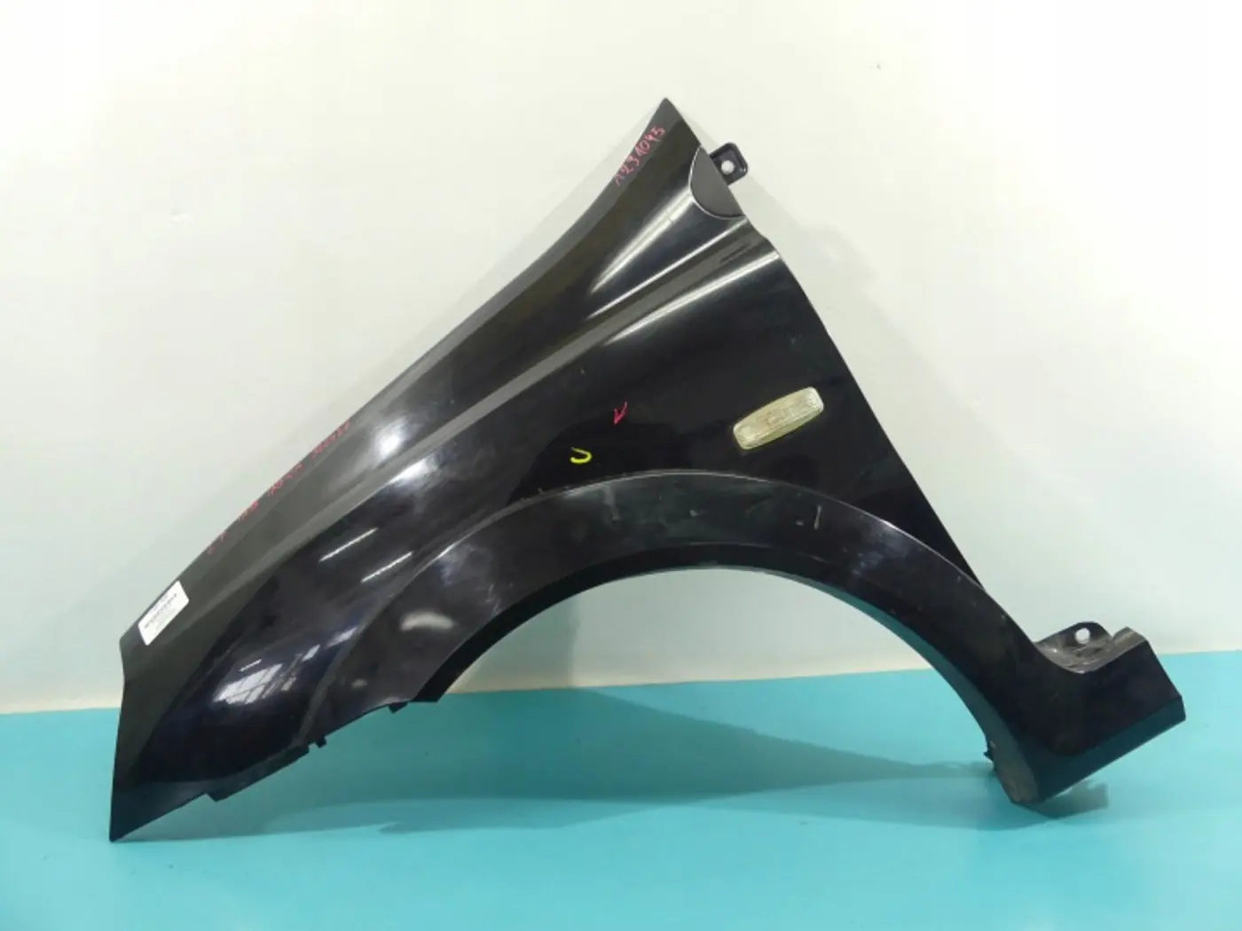 Крыло переднее левое к TATA Indica 2008