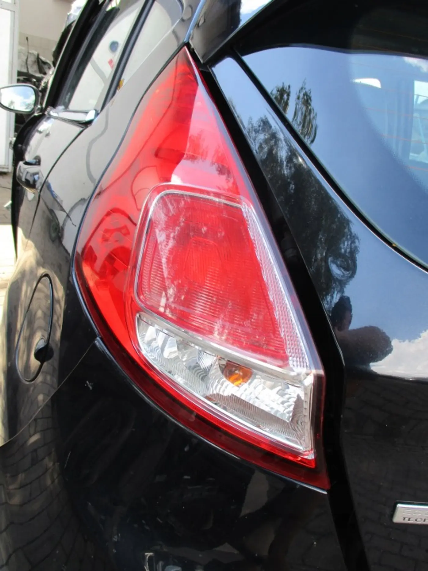 Фонарь задний левый к Ford Fiesta 2008