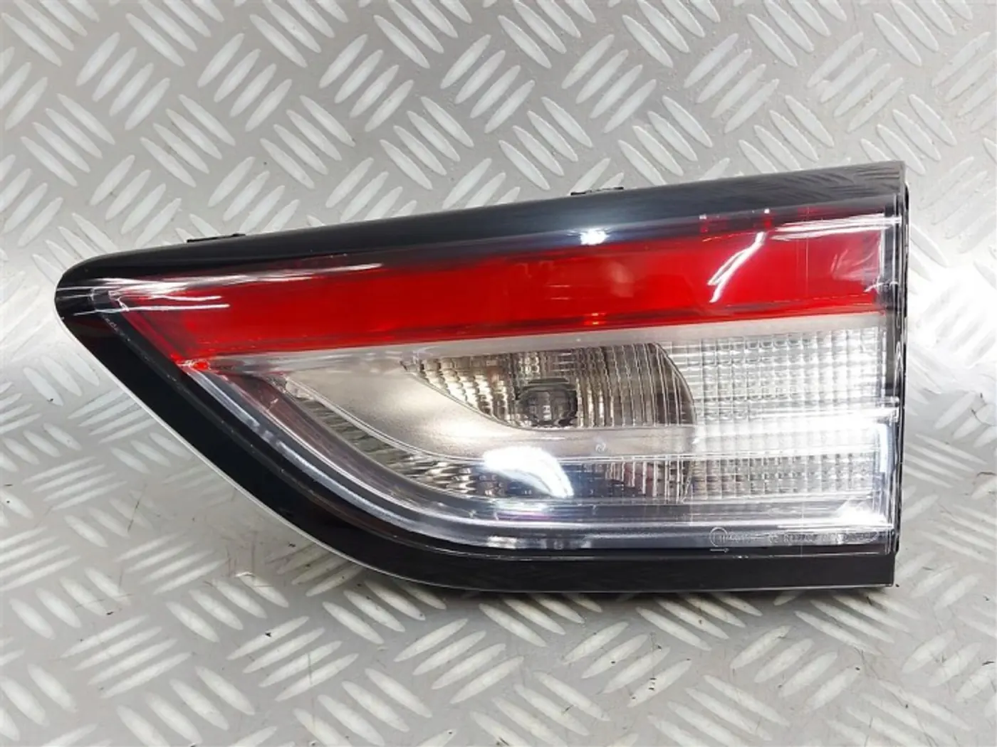 Фонарь задний правый к Ford Escape 2013