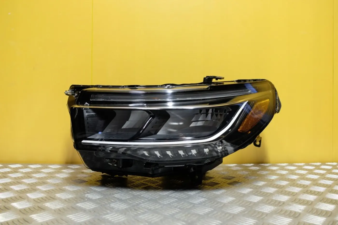 Фара левая к Ford Explorer 2010