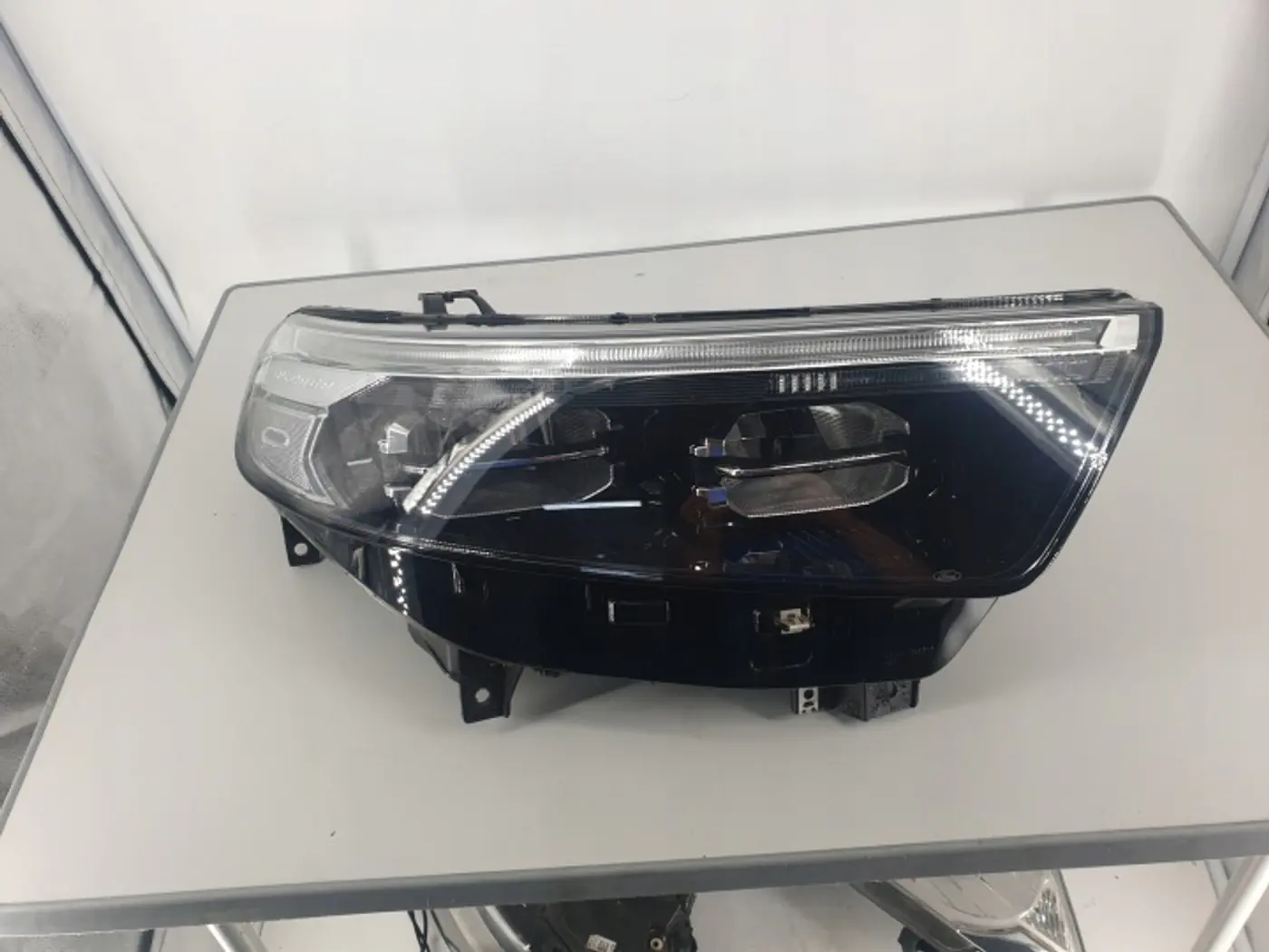 Фара правая к Ford Explorer 2010