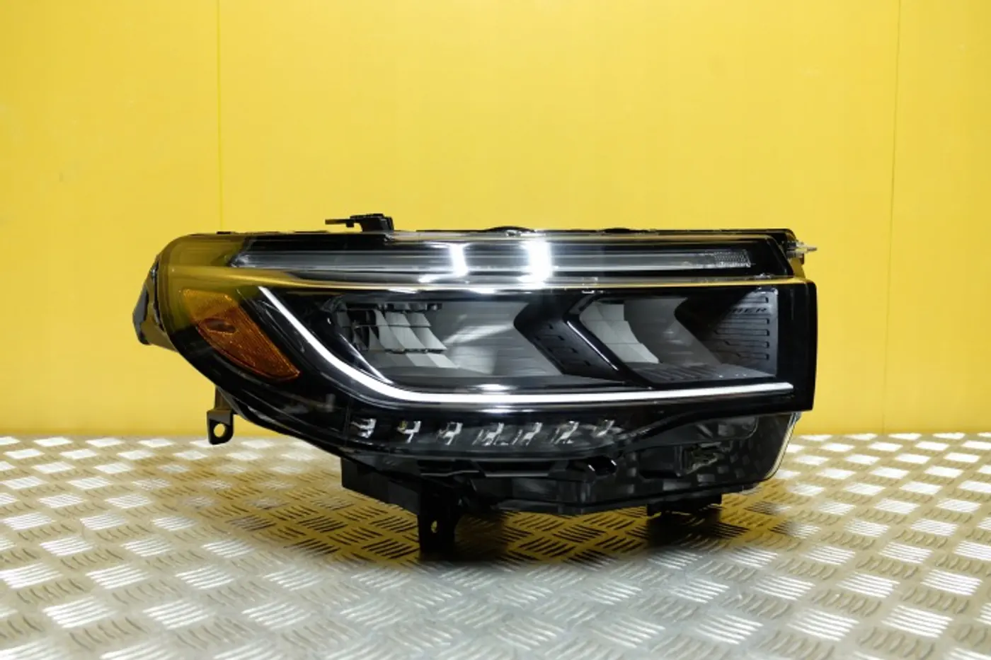 Фара правая к Ford Explorer 2010