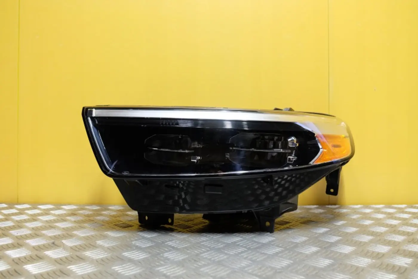 Фара левая к Ford Explorer 2010