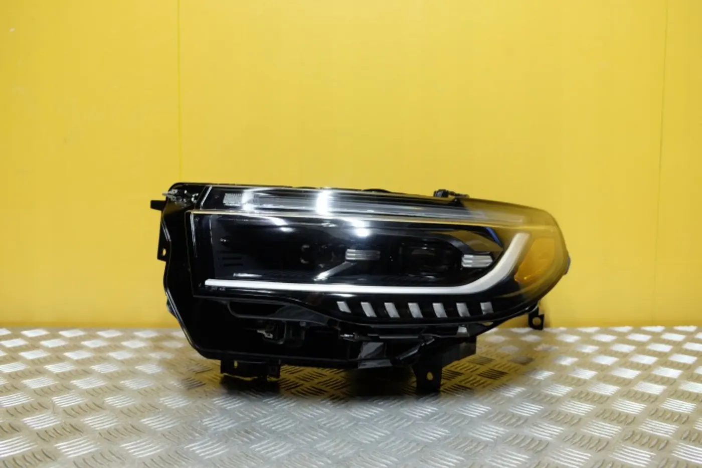 Фара левая к Ford Explorer 2010