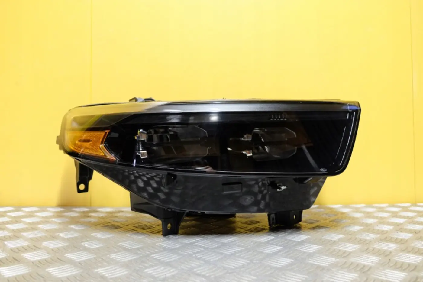 Фара правая к Ford Explorer 2010