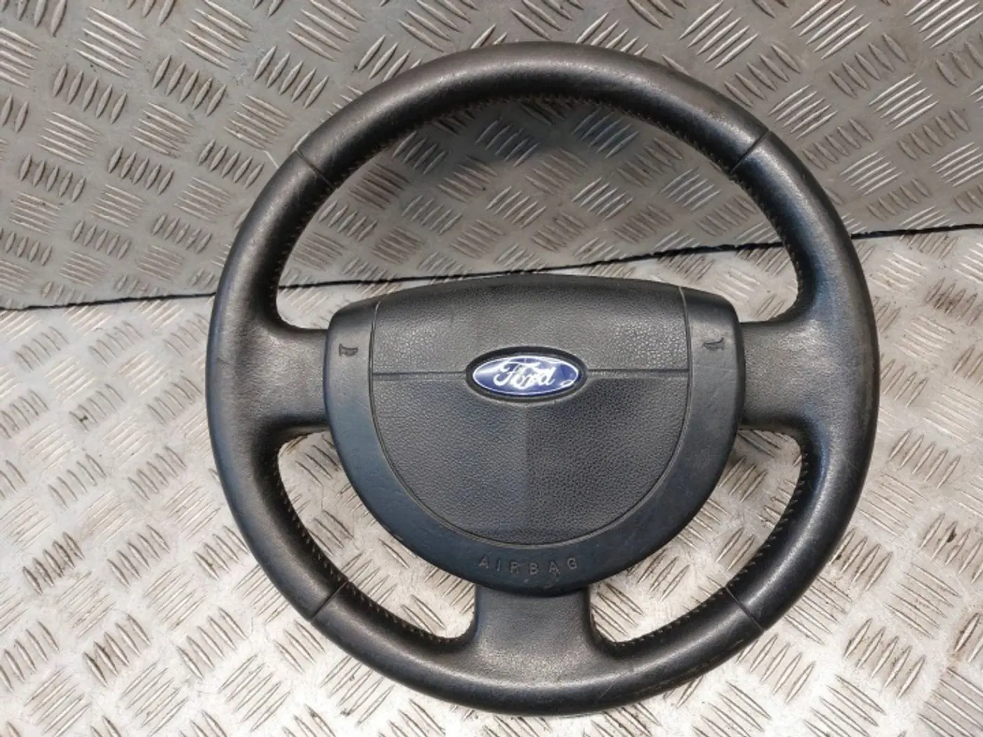 Руль к Ford Fiesta 2001