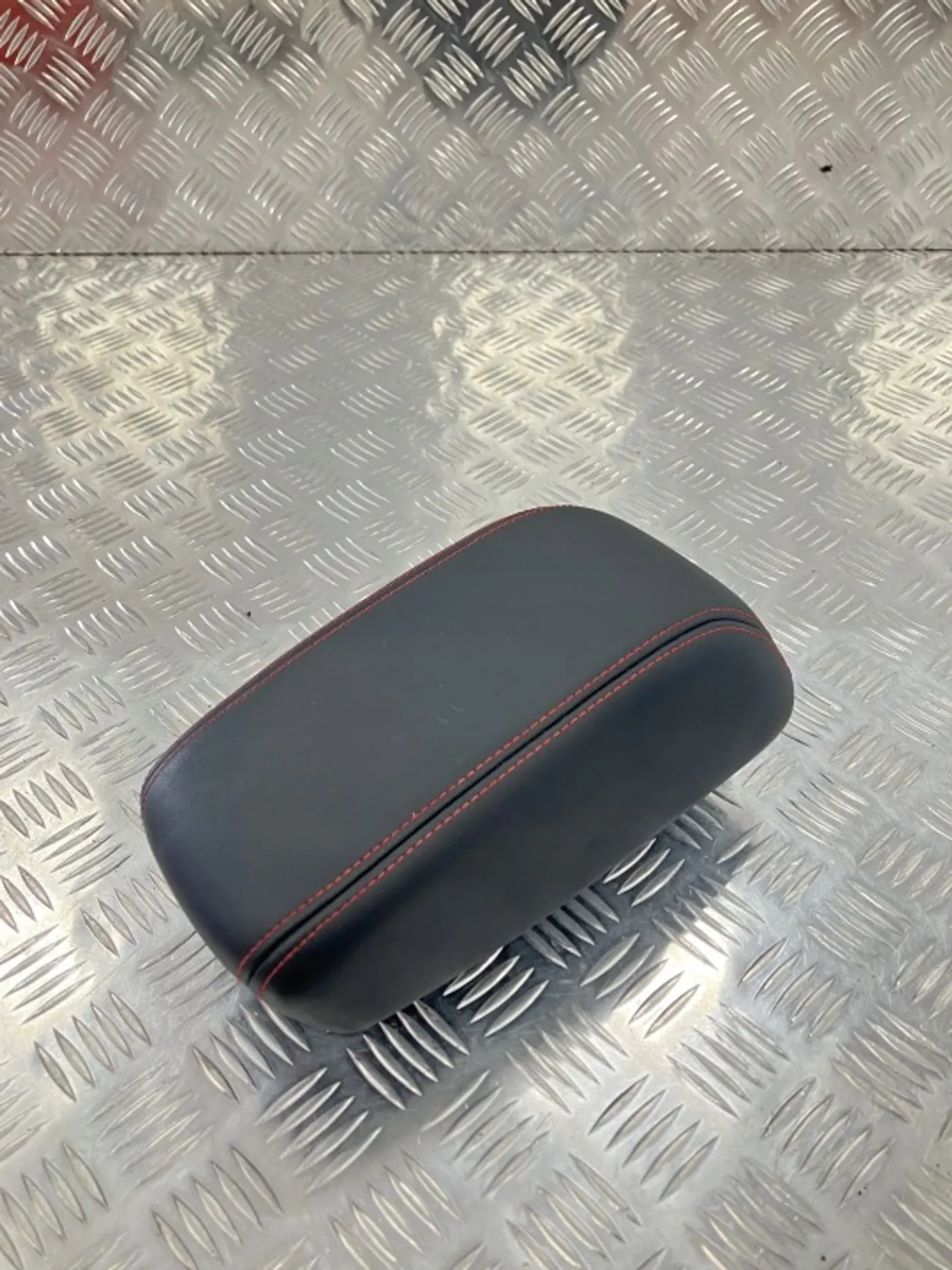 Подлокотник к Ford Puma 2019