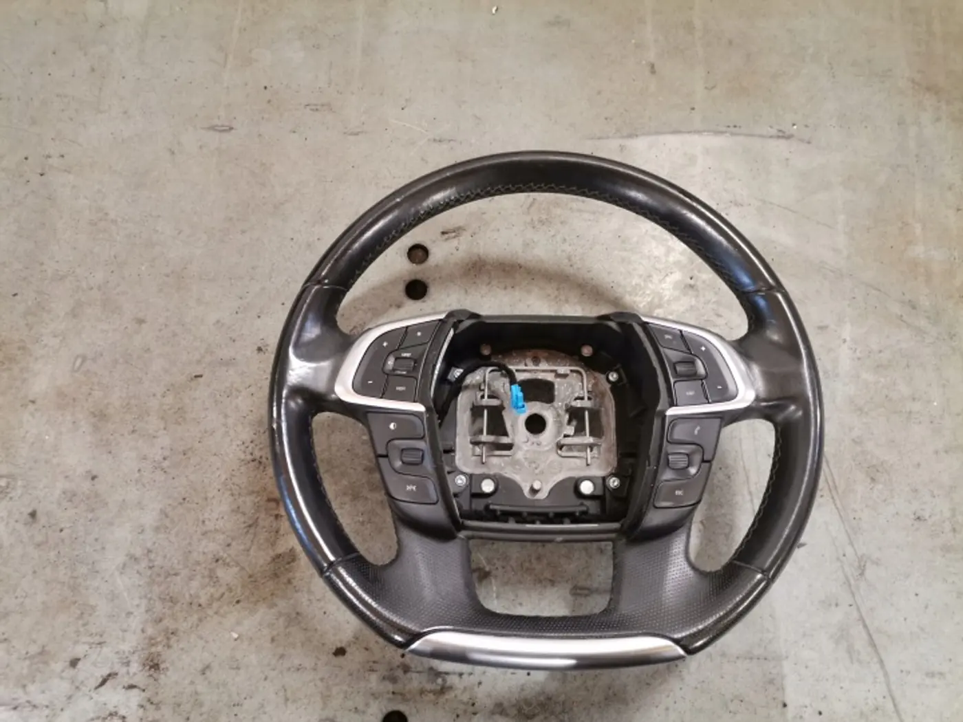 Руль к DS 4 2015