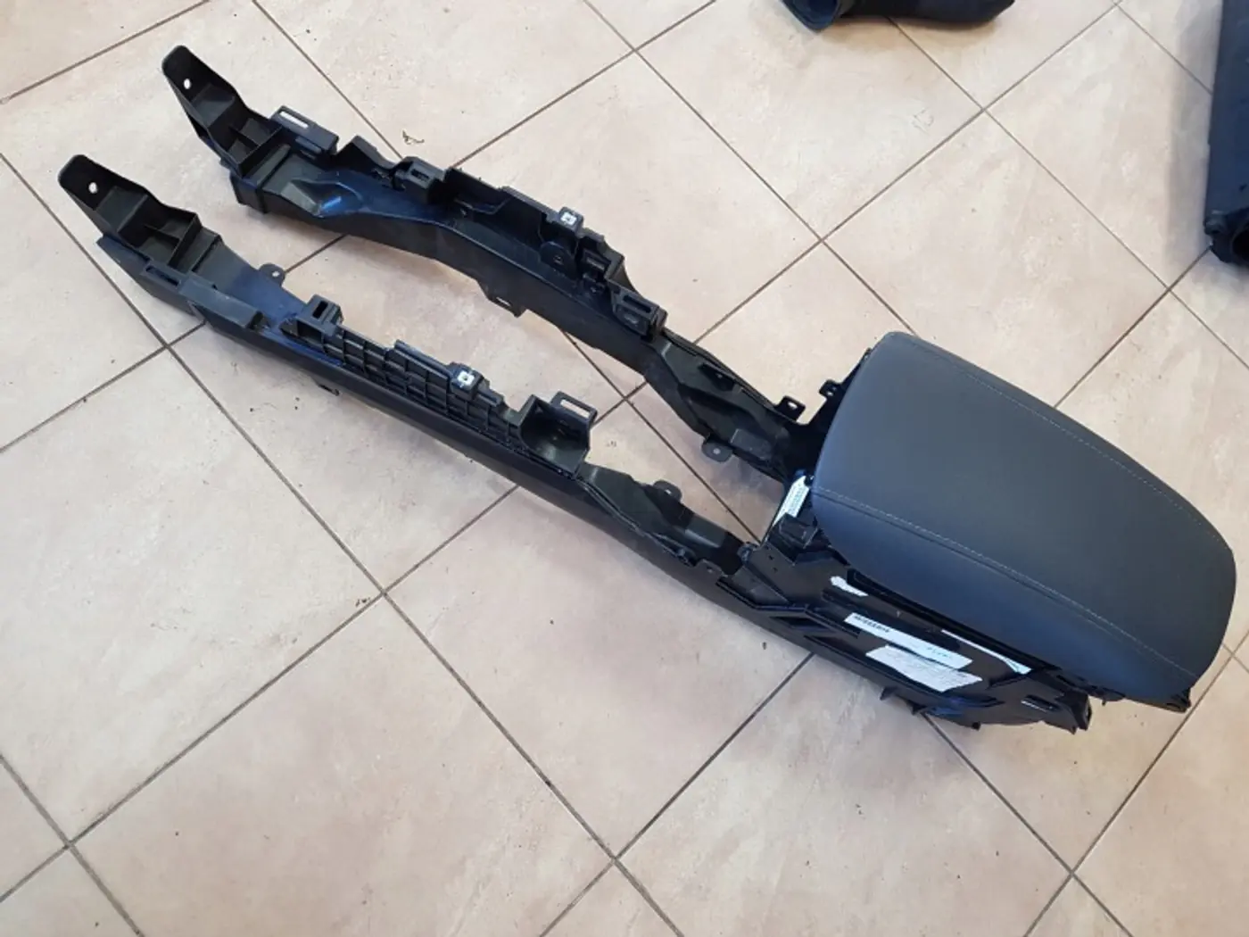 Подлокотник к Ford Mondeo 2015