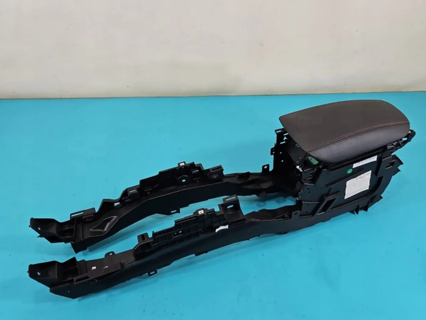 Подлокотник к Ford Mondeo 2015