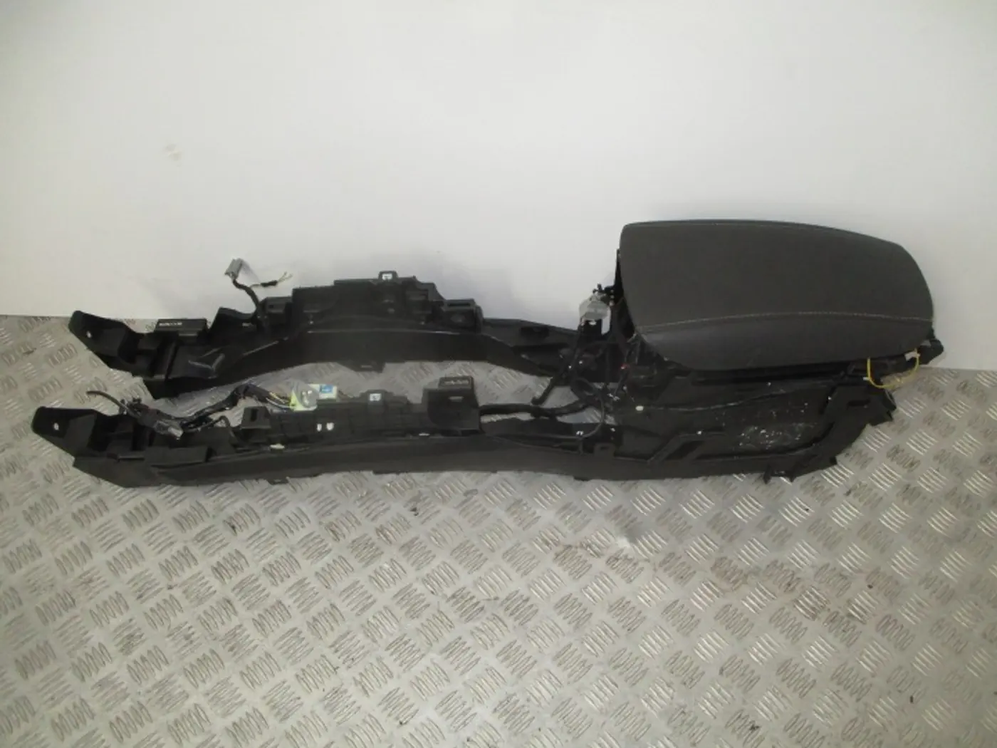 Подлокотник к Ford Mondeo 2015