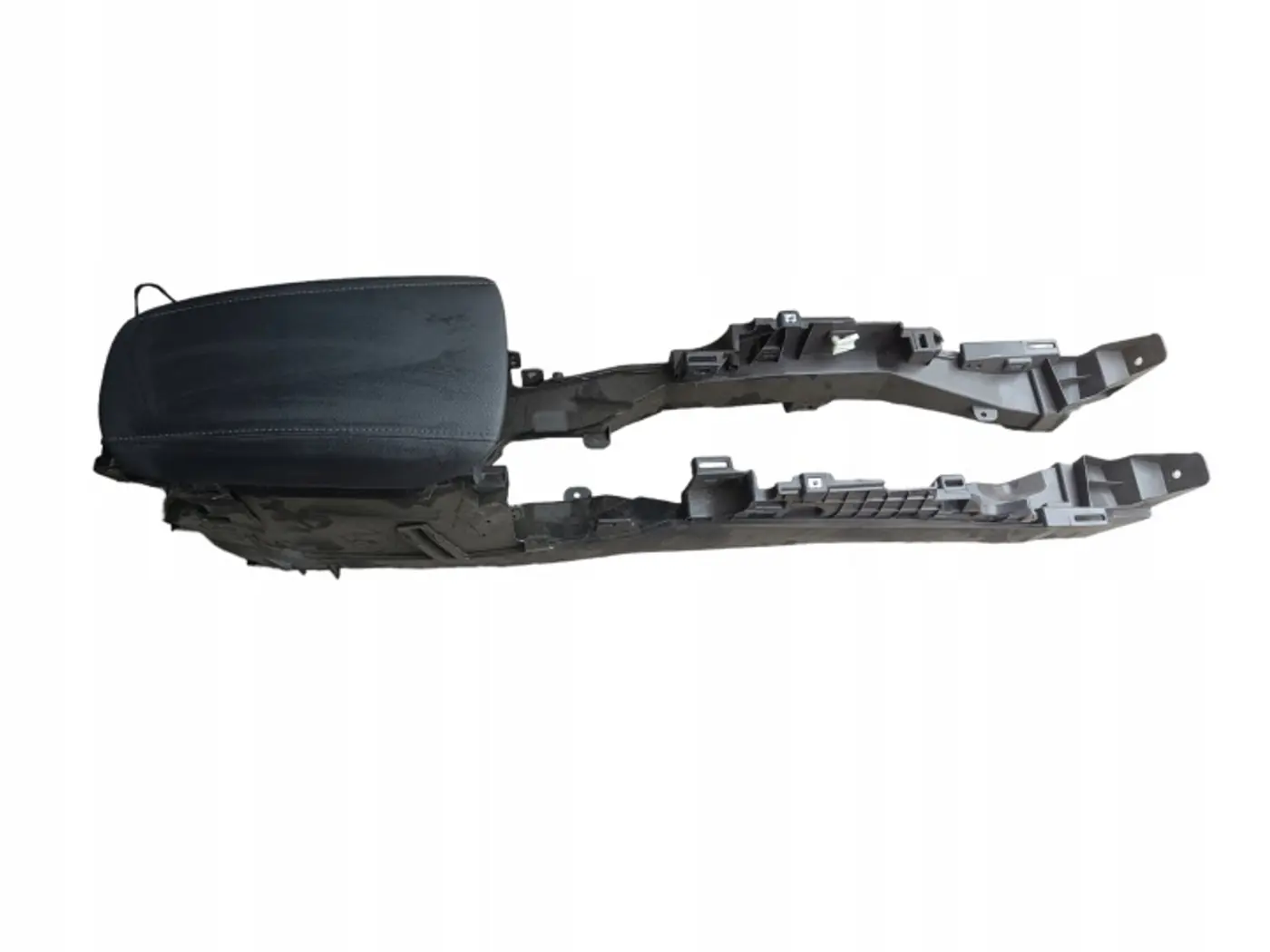 Подлокотник к Ford Mondeo 2015