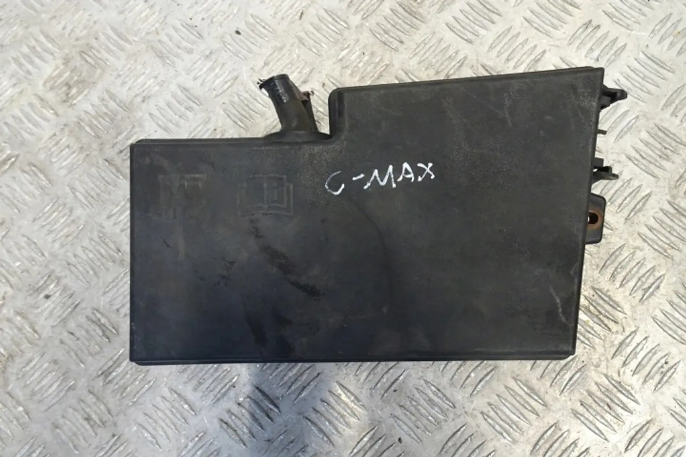 Блок предохранителей к Ford C-MAX 2010