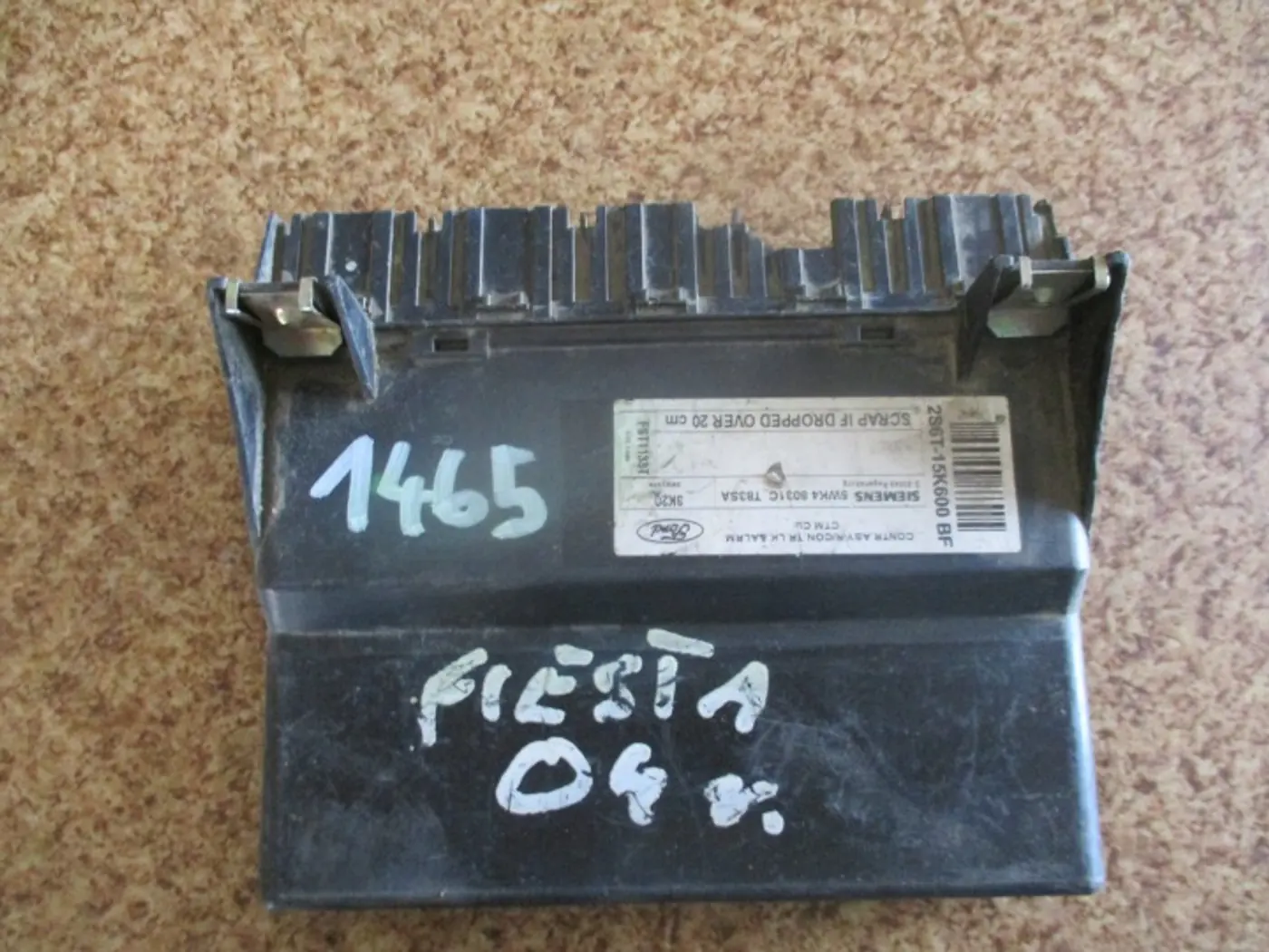 Блок предохранителей к Ford Fiesta 2001