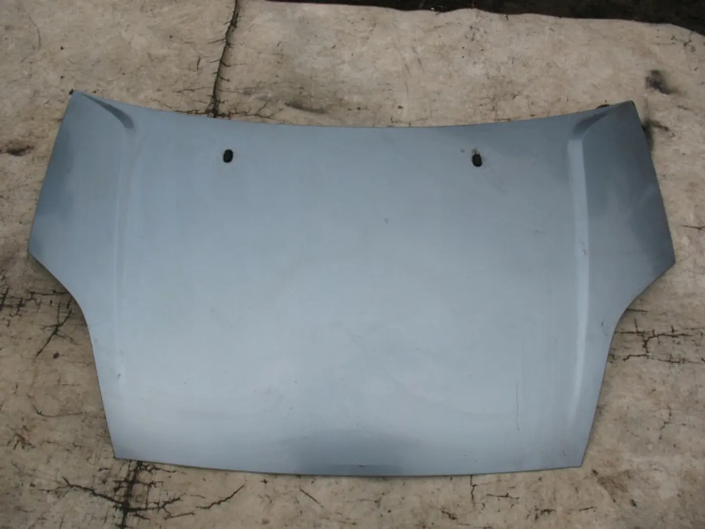 Капот к Ford Fiesta 2001