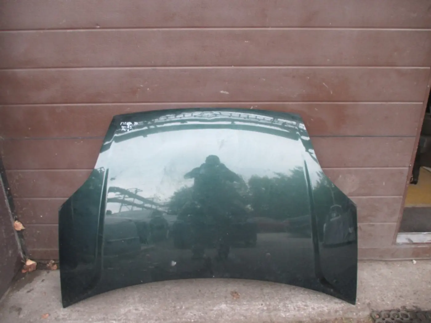 Капот к Ford Fiesta 2001