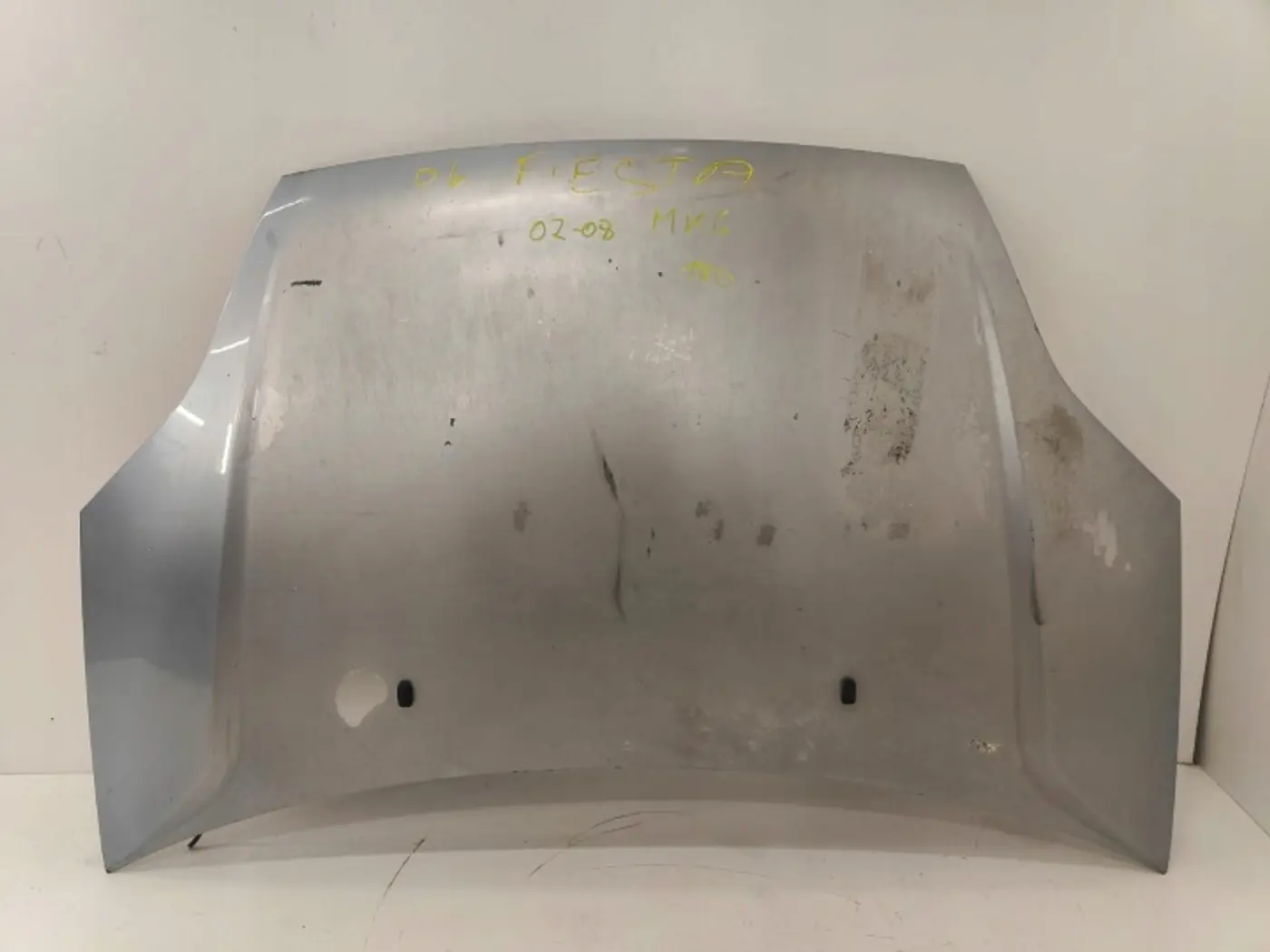 Капот к Ford Fiesta 2001