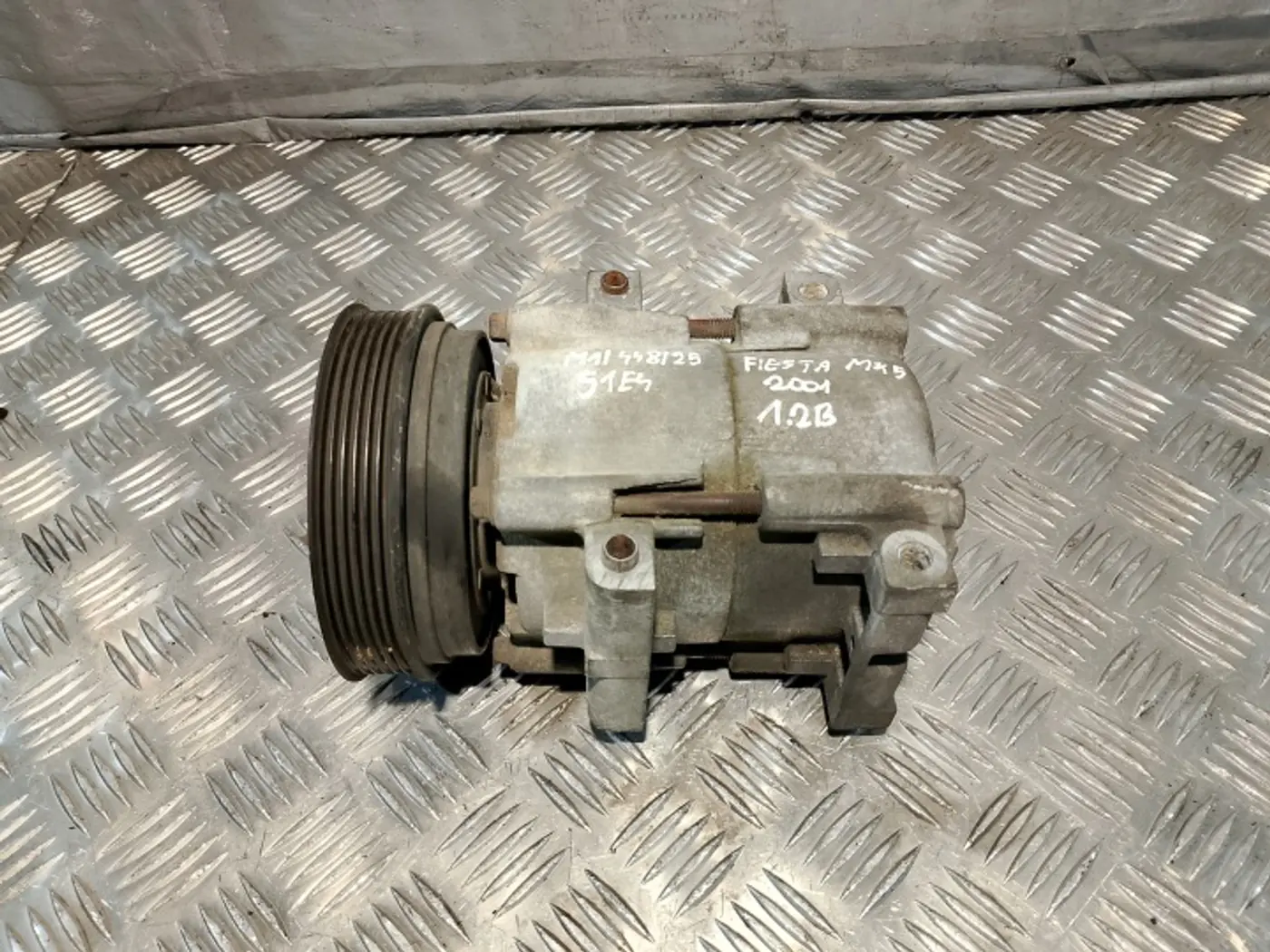 Компрессор кондиционера к Ford Fiesta 2001