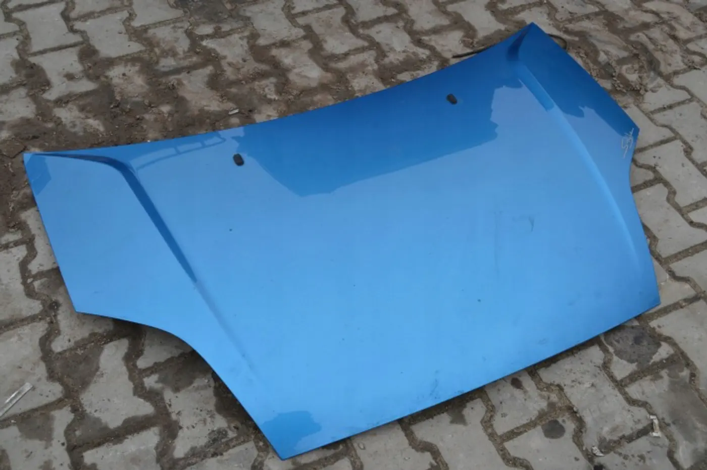 Капот к Ford Fiesta 2001