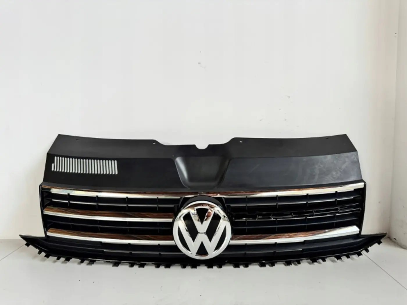 Решетка радиатора к Volkswagen Multivan 2016