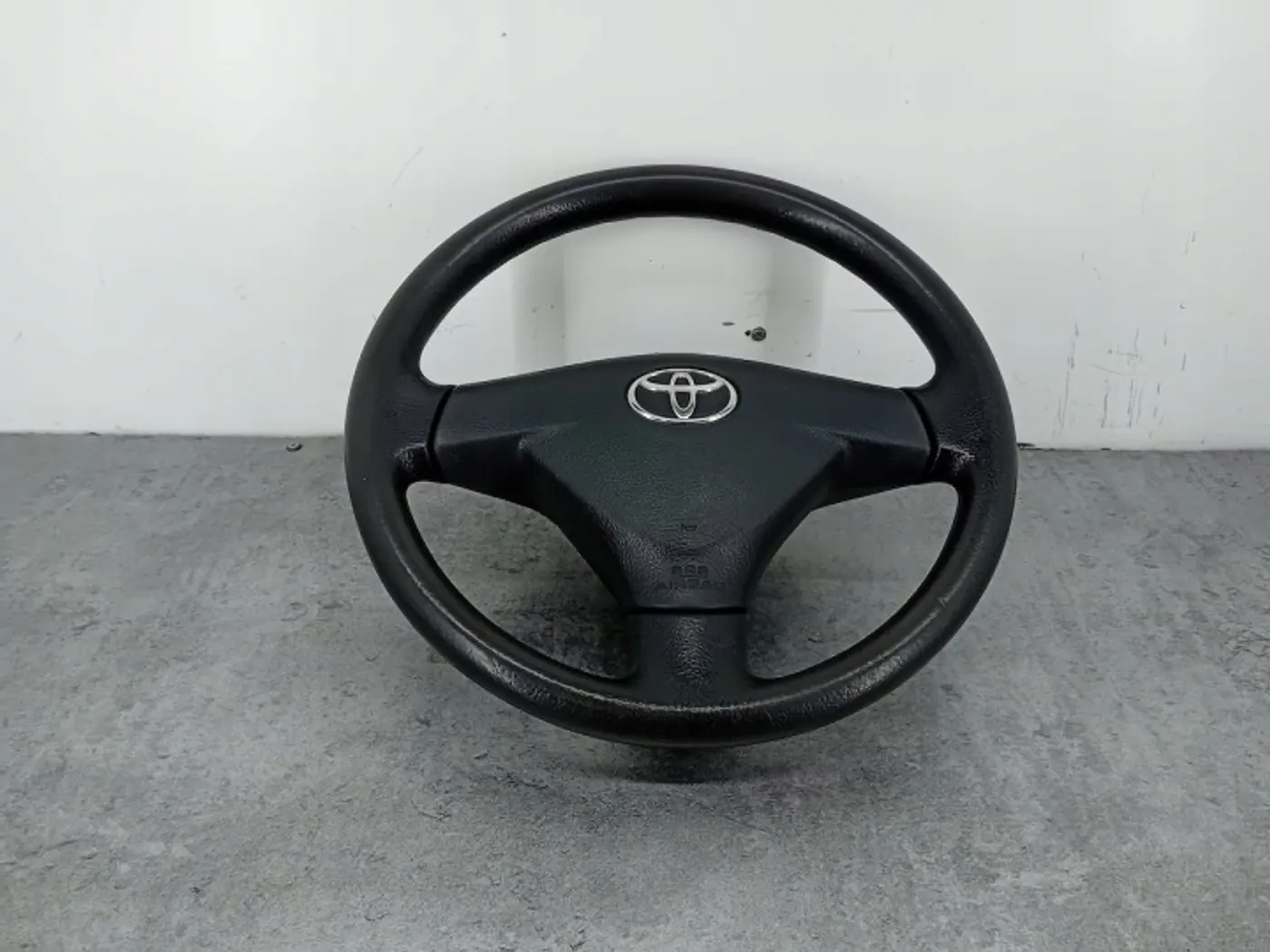 Руль к Toyota Corolla Verso 1997