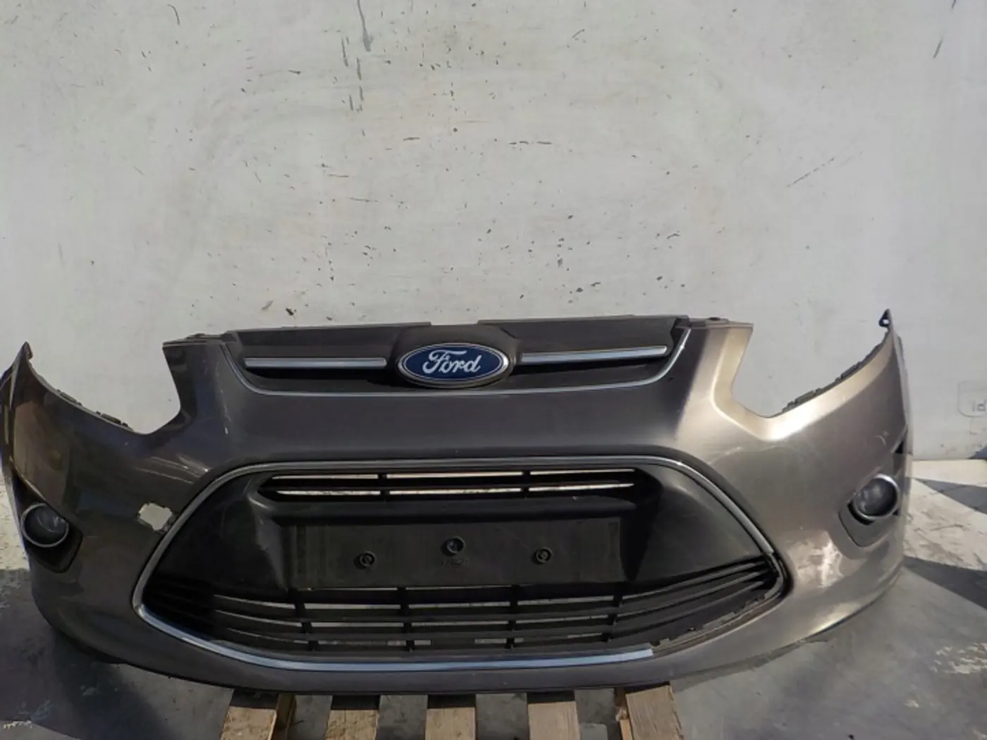Бампер передний к Ford C-MAX 2010