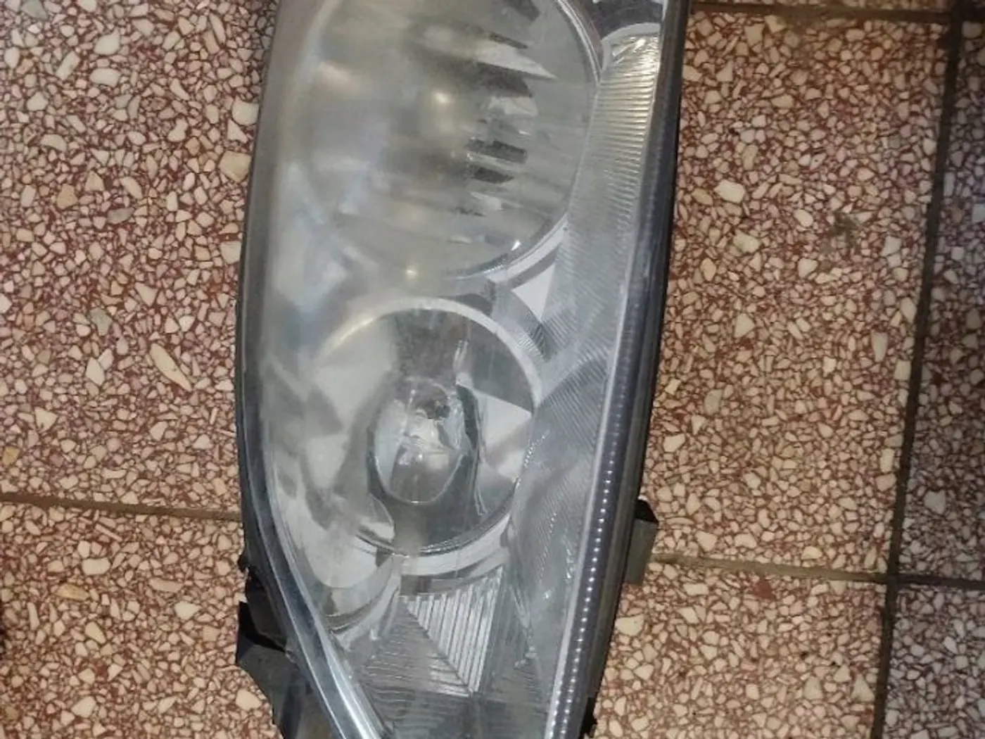 Фара левая к Ford Mondeo 2000