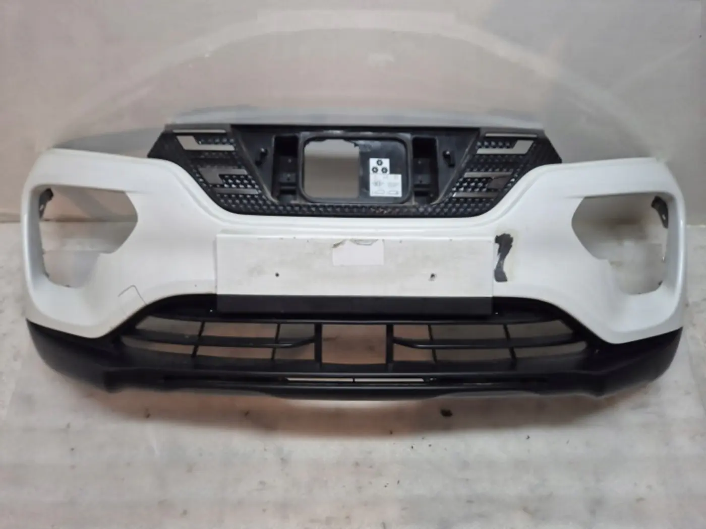 Бампер передний к Dacia Spring 2020