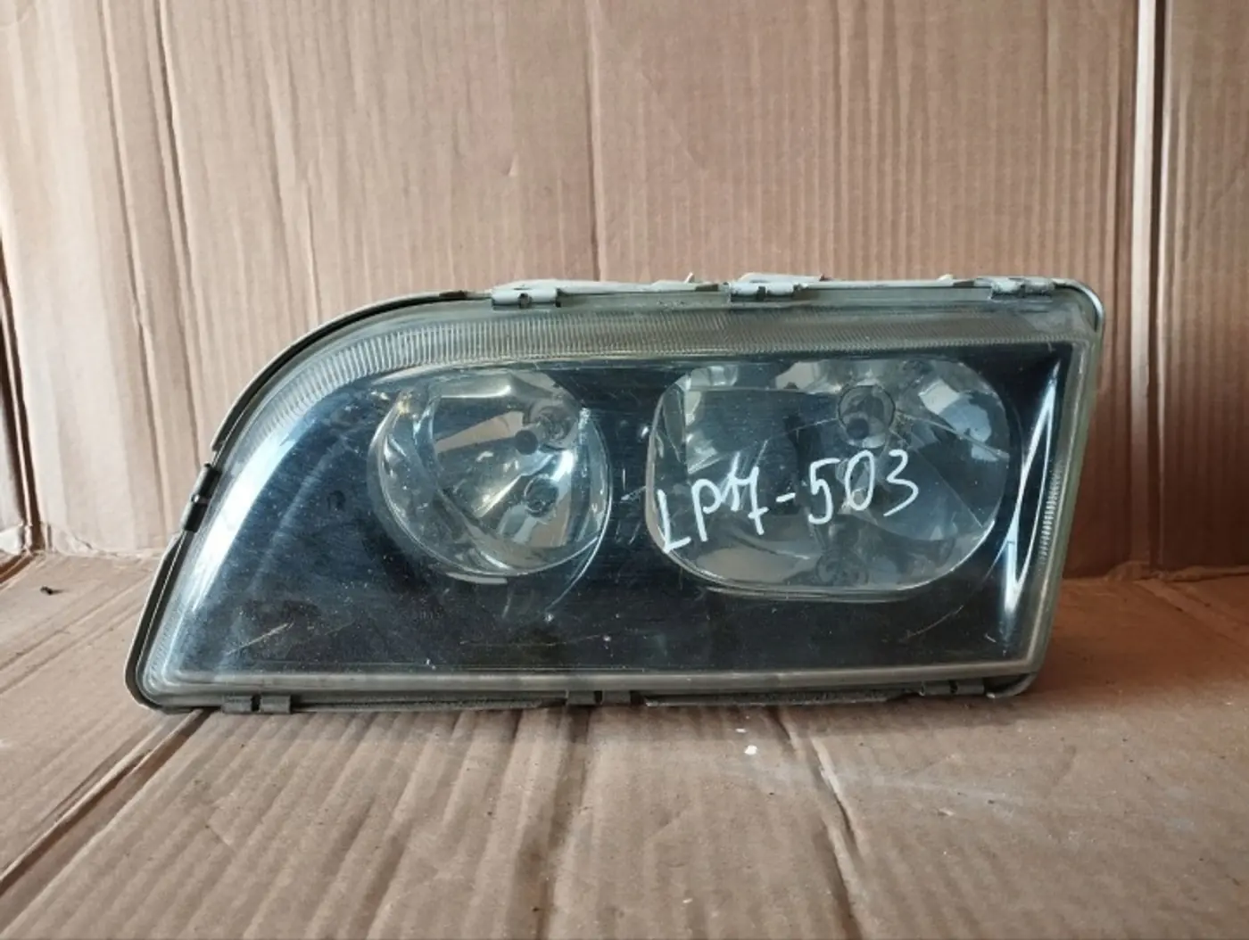 Фара левая к Volvo V40 1996