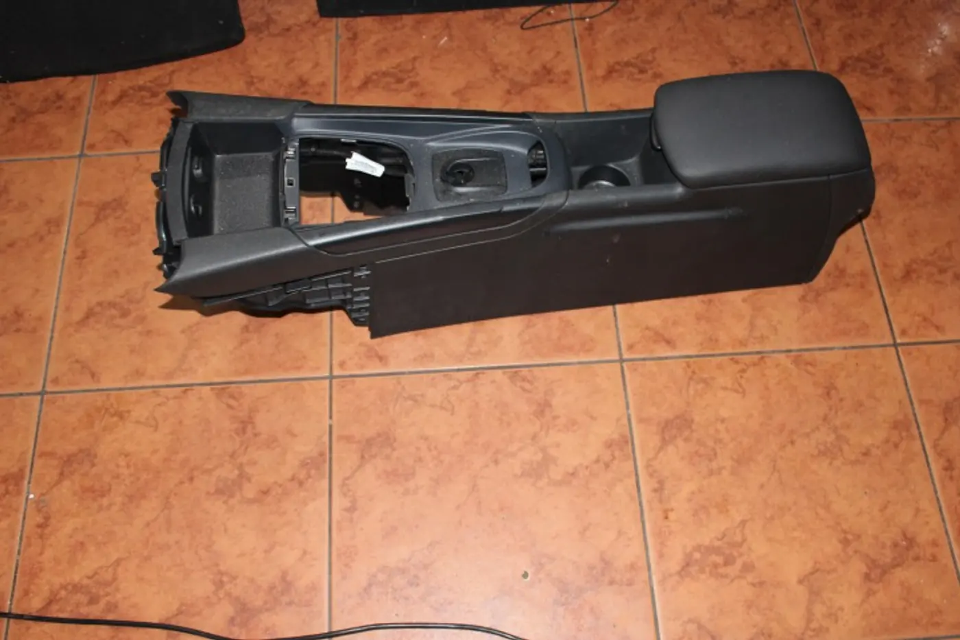 Подлокотник к DS 4 2015