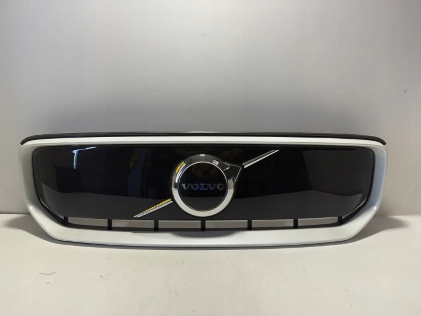 Решетка радиатора к Volvo XC40 2022