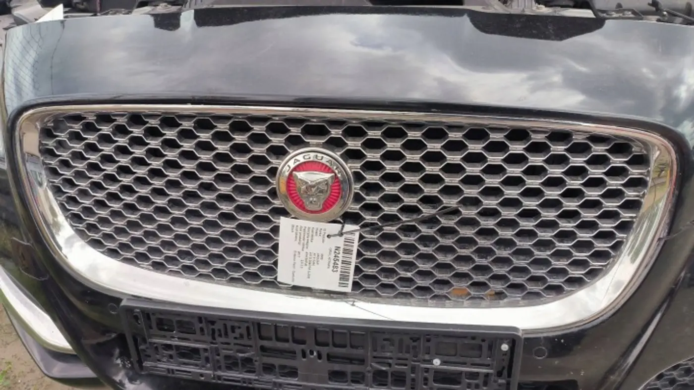 Решетка радиатора к Jaguar XF 2016