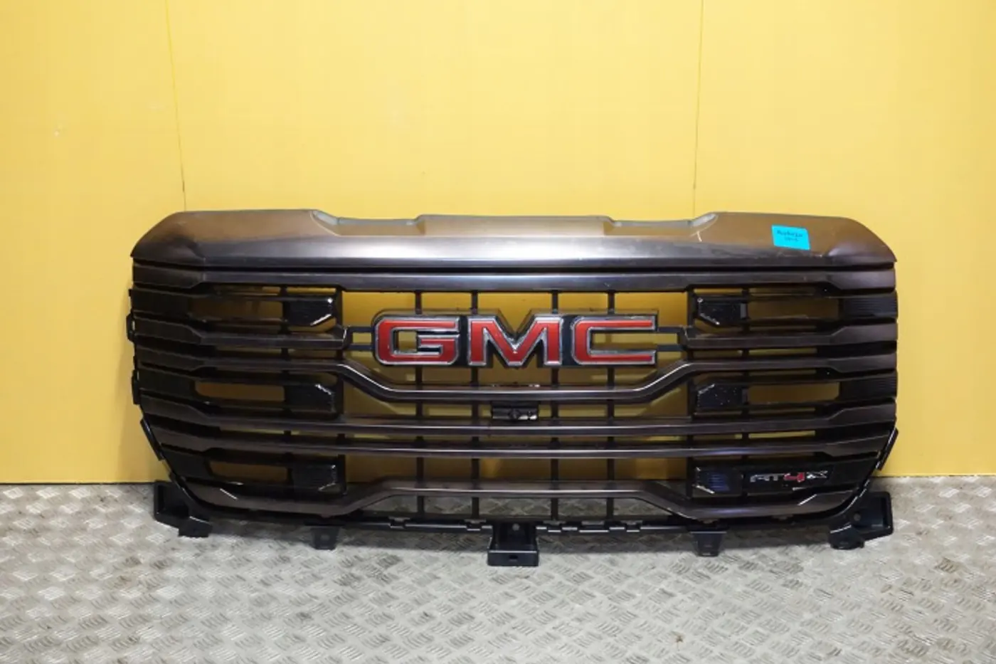 Решетка радиатора к GMC Sierra 2002