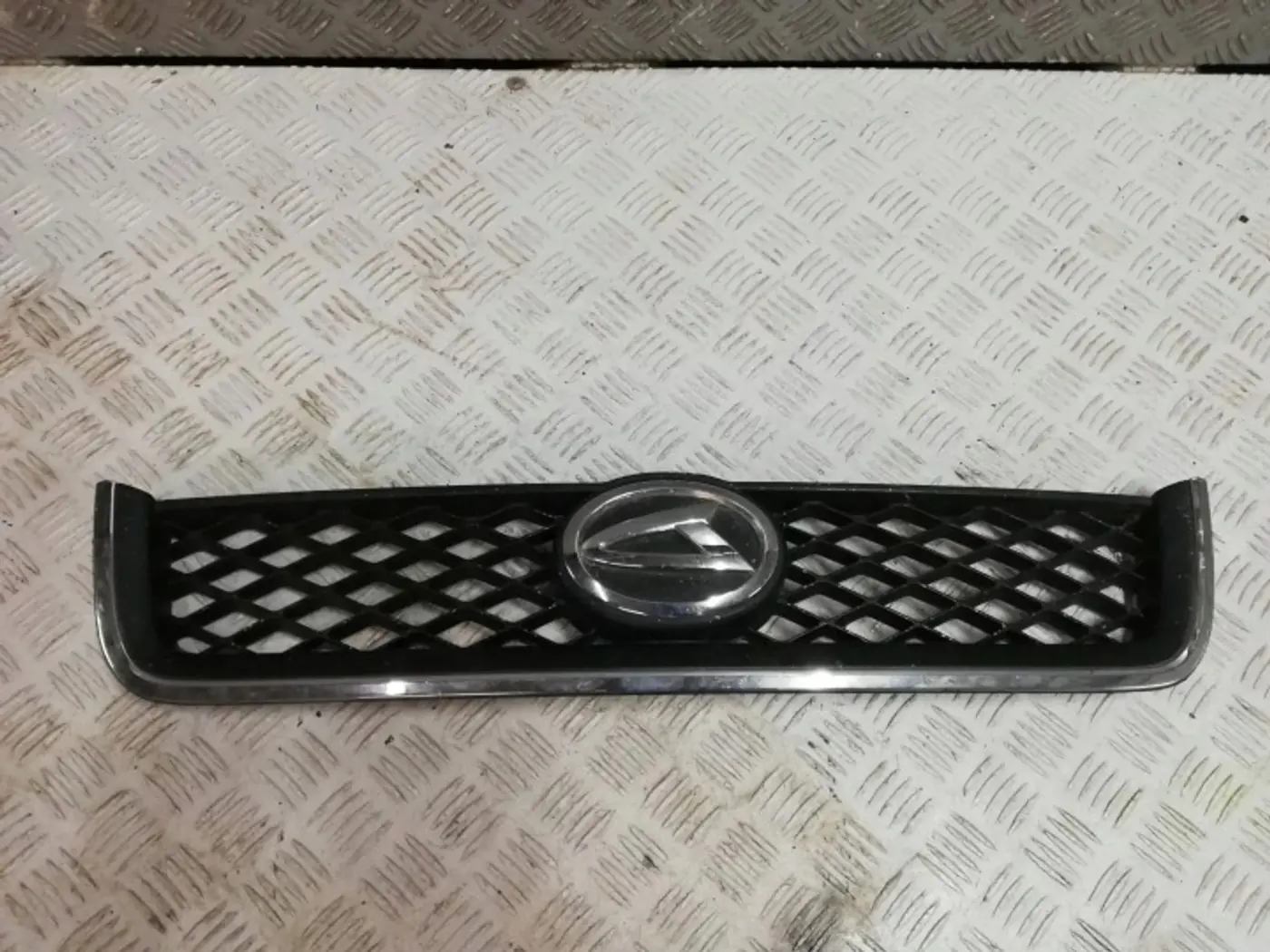 Решетка радиатора к Daihatsu Terios 2006