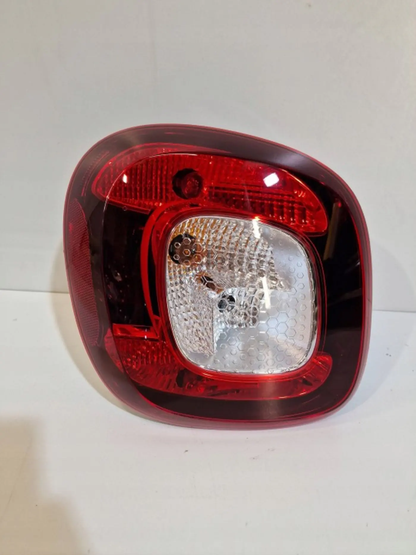 Фонарь задний левый к Smart Fortwo 2015