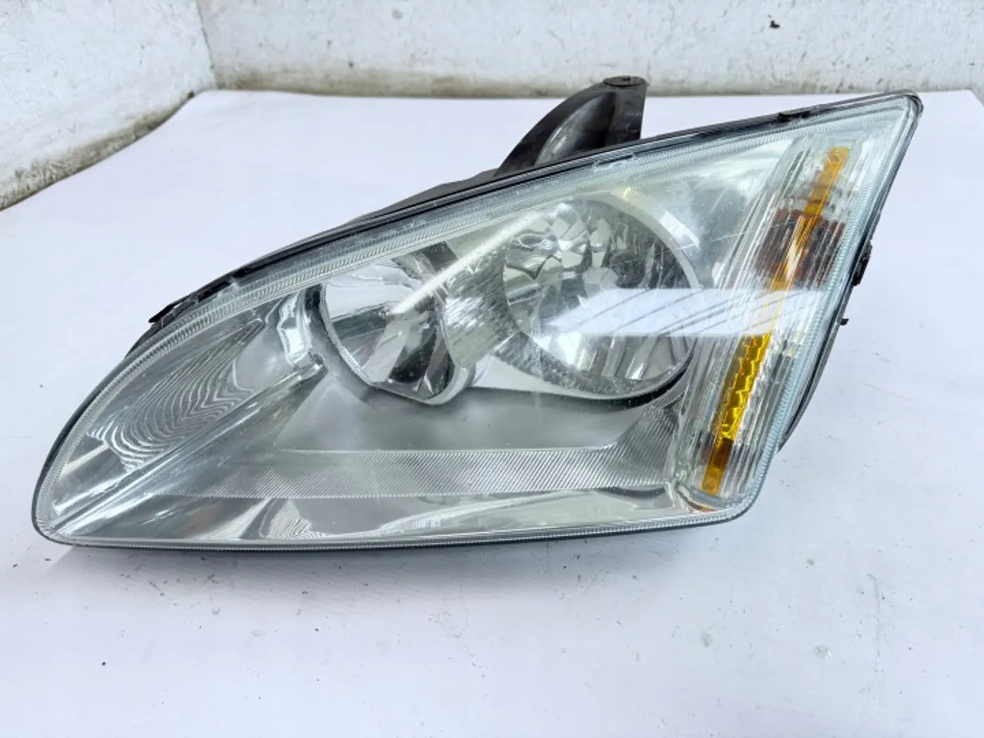 Фара левая к Ford Focus 2005
