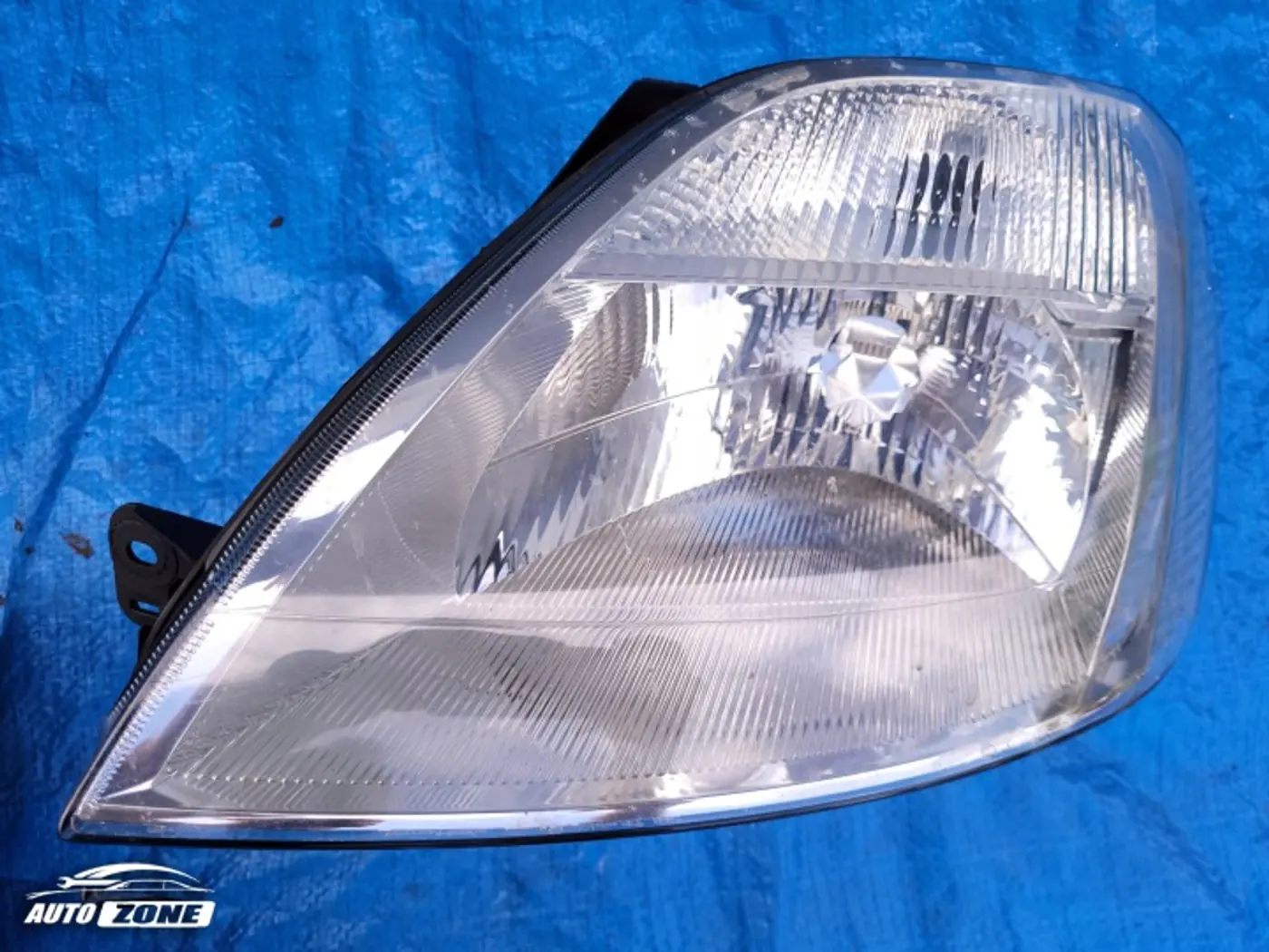 Фара левая к Ford Fiesta 2008