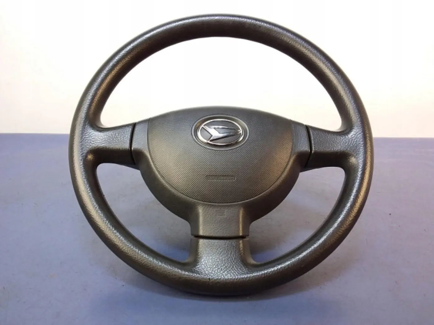 Руль к Daihatsu Sirion 2002
