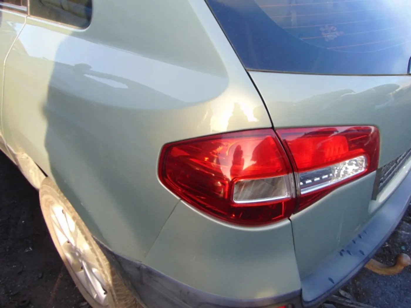 Фонарь задний левый к Renault Koleos 2008