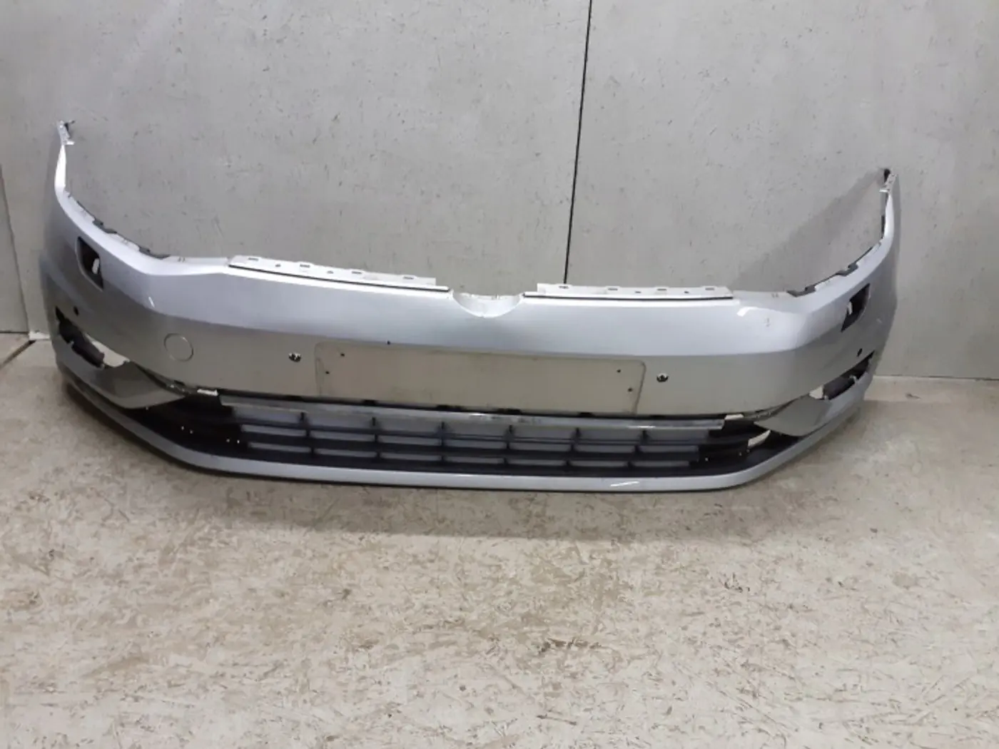 Бампер передний к Volkswagen Golf R 2017
