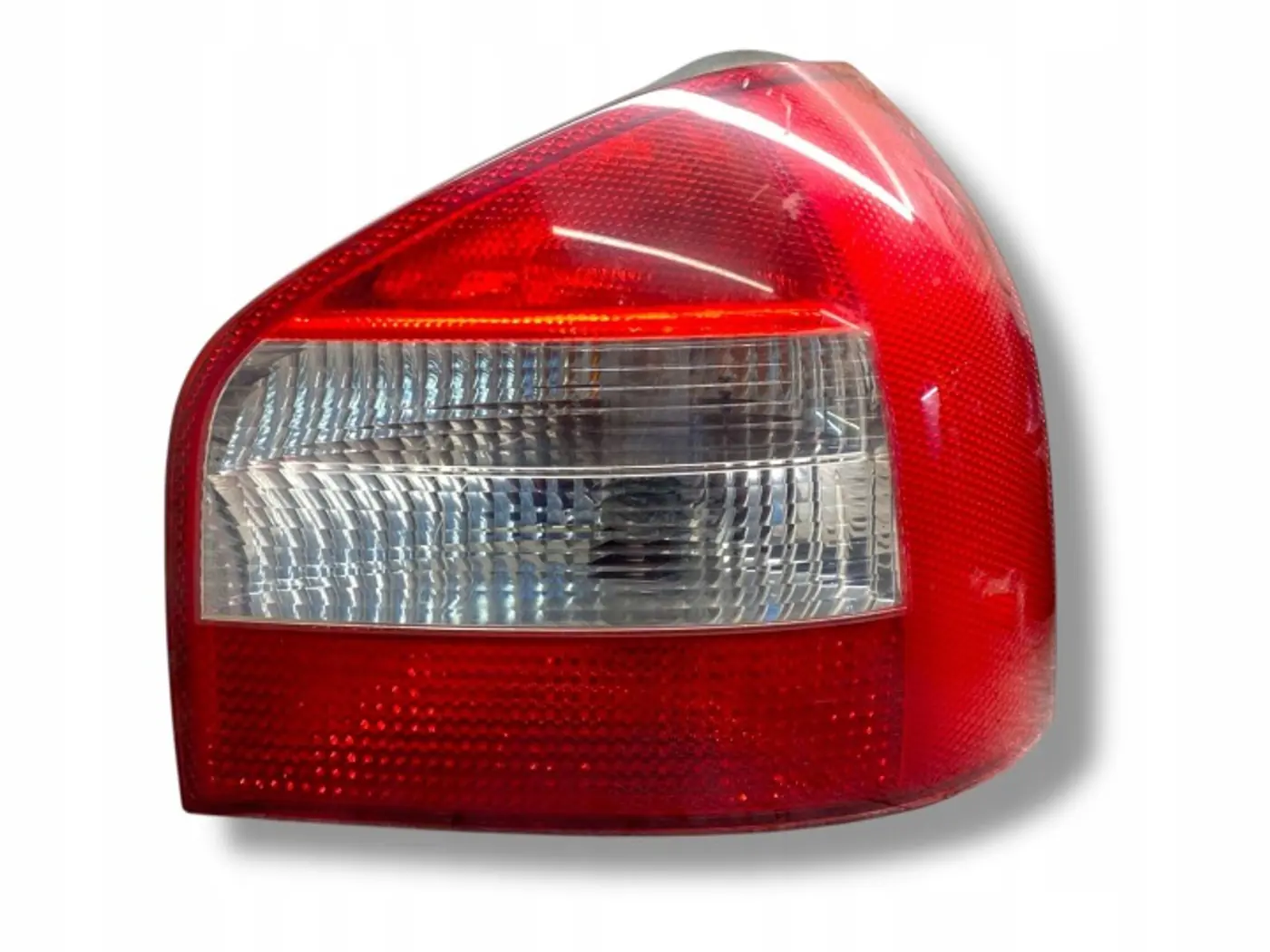 Фонарь задний правый к Audi S3 1999