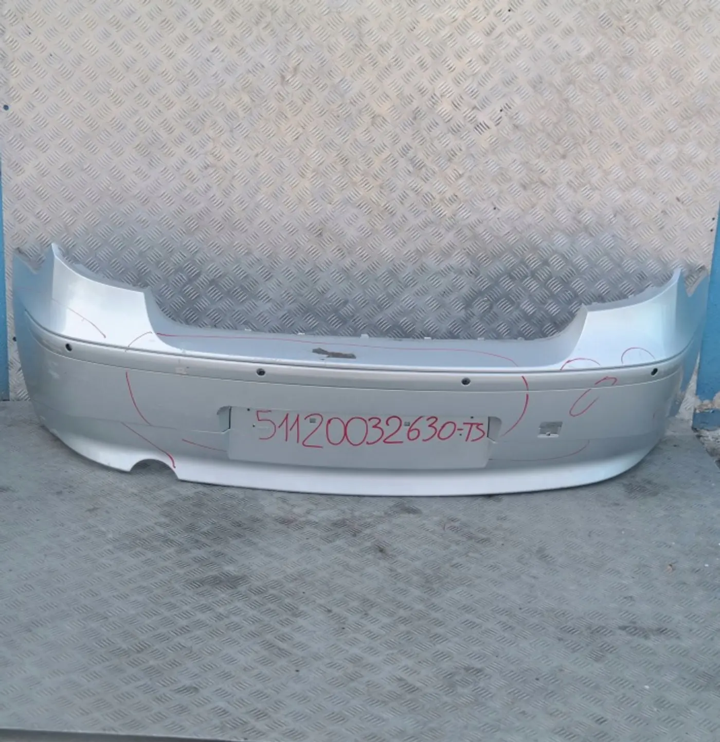 Бампер задний к BMW 1 series 2004