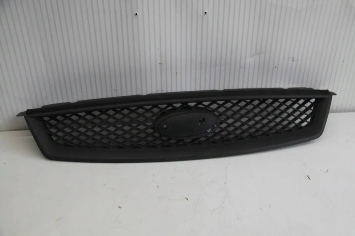 Решетка радиатора к Ford Focus 2005