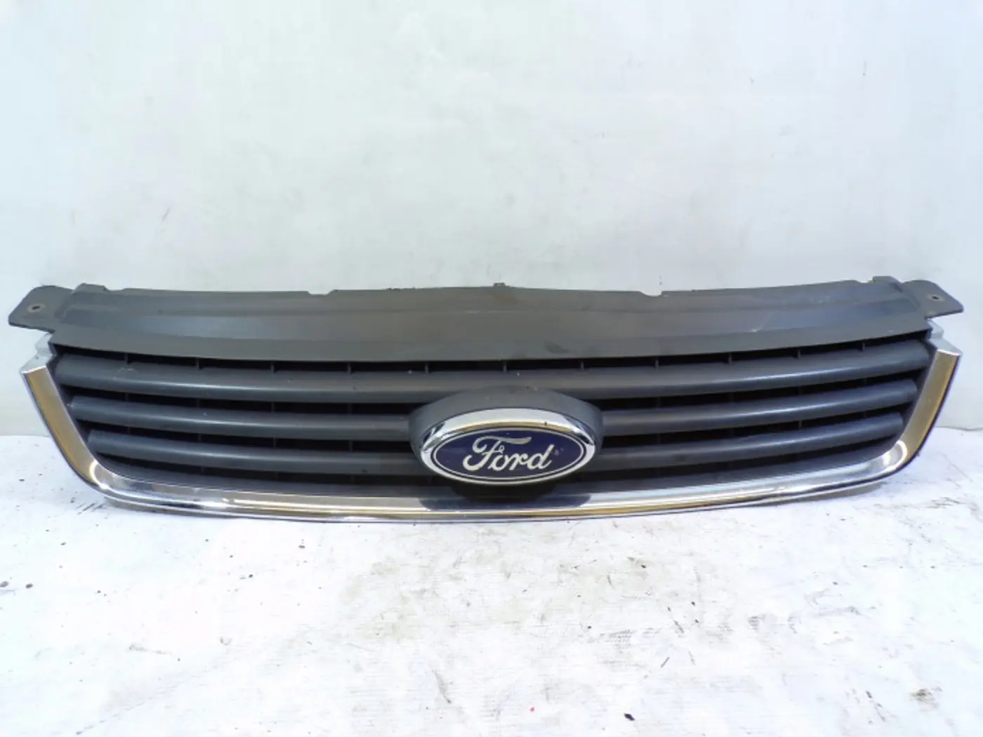 Решетка радиатора к Ford Kuga 2008
