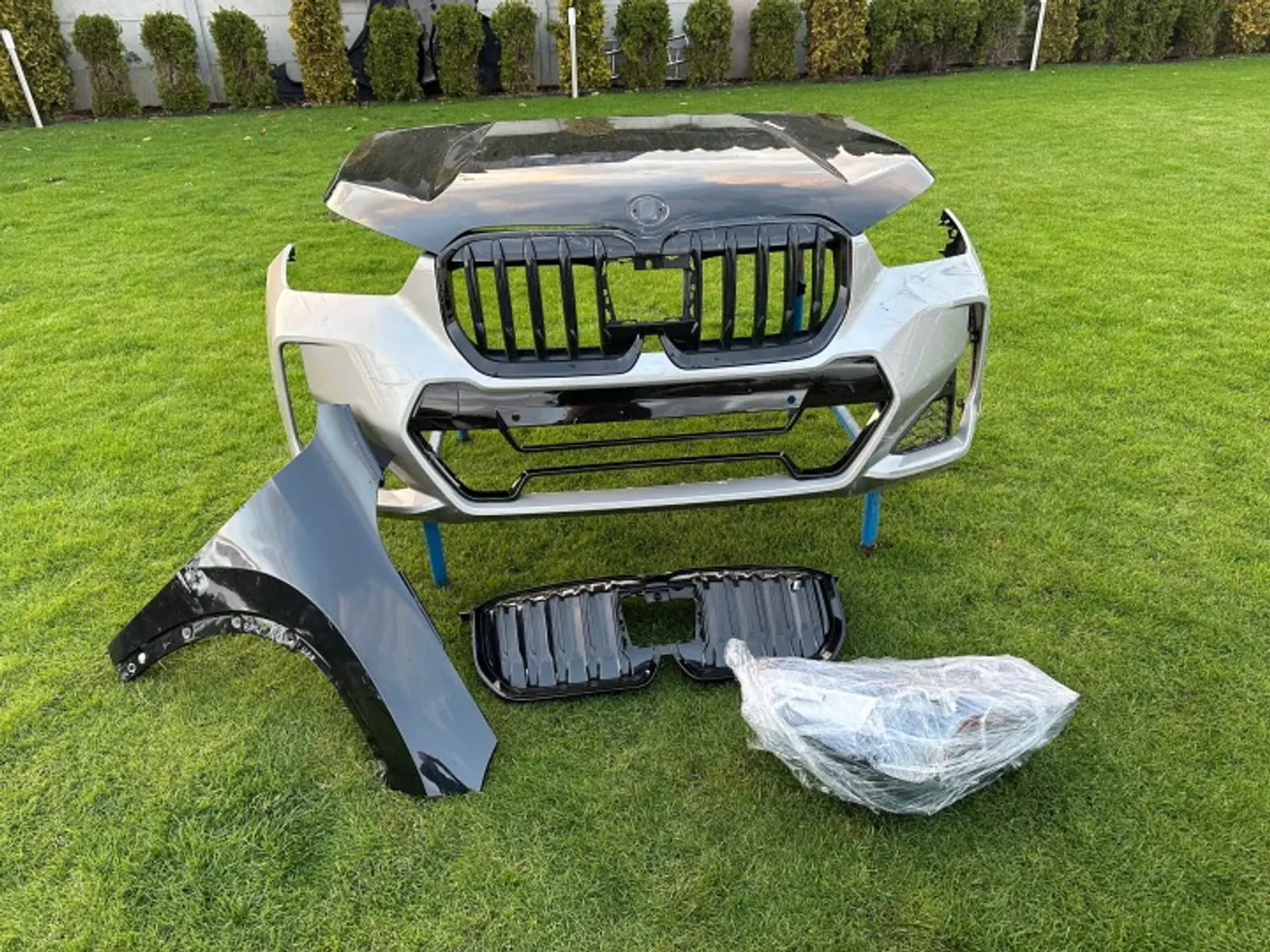 Капот к BMW iX1 2022