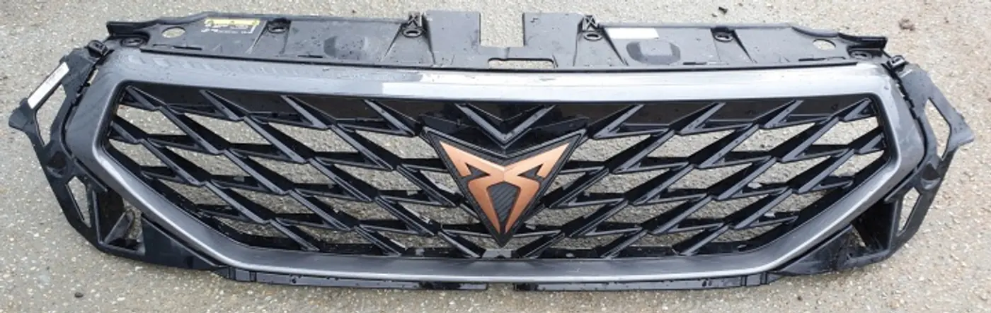 Решетка радиатора к SEAT Ateca 2016