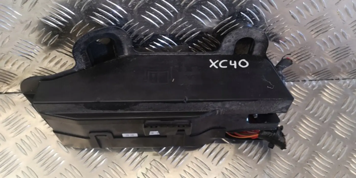 Блок предохранителей к Volvo XC40 2022