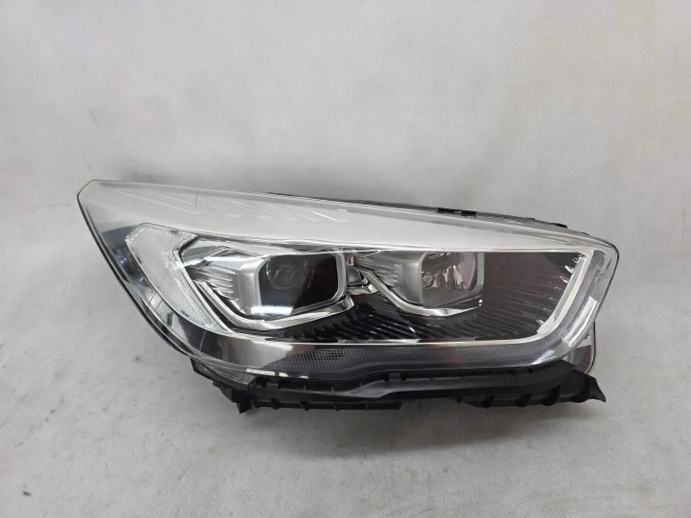 Фара правая к Ford Kuga 2013