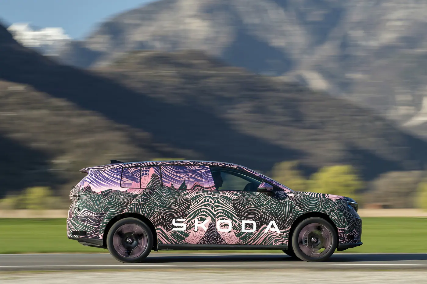 Флагманский кроссовер Skoda Peaq готовится к дебюту: первые подробности